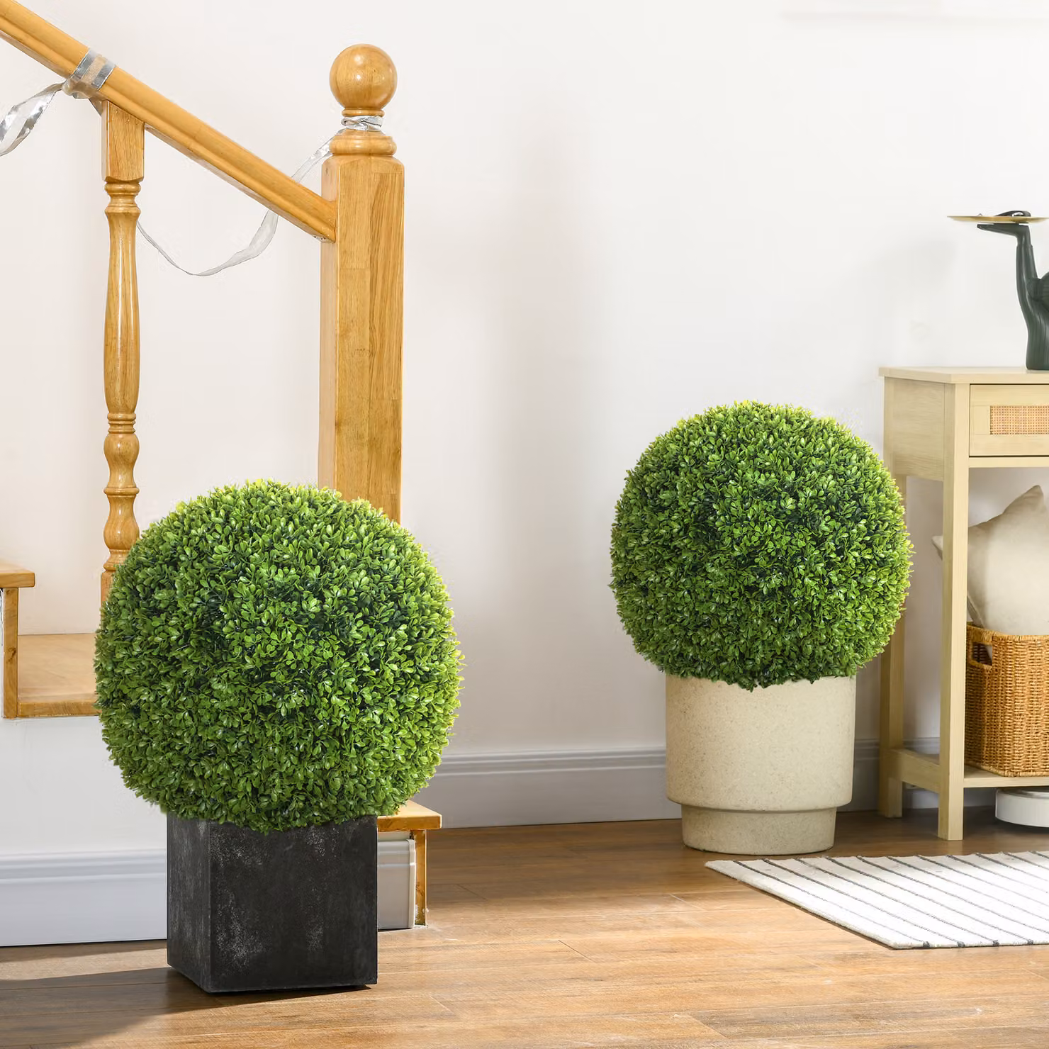 Set di 2 Piante Artificiali a Sfera di Bosso HOMCOM, Decorazioni Verdi per Interno ed Esterno, Diametro: 50 cm – 2