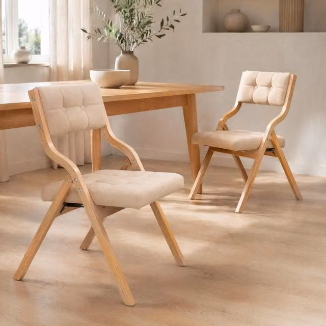 Set di 2 sedie pieghevoli in legno con imbottitura color cachi, comode e salvaspazio per ospiti