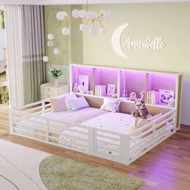Letto per bambini 140 × 200 cm con barriera apribile, mensole laterali e illuminazione LED, senza materasso, bianco