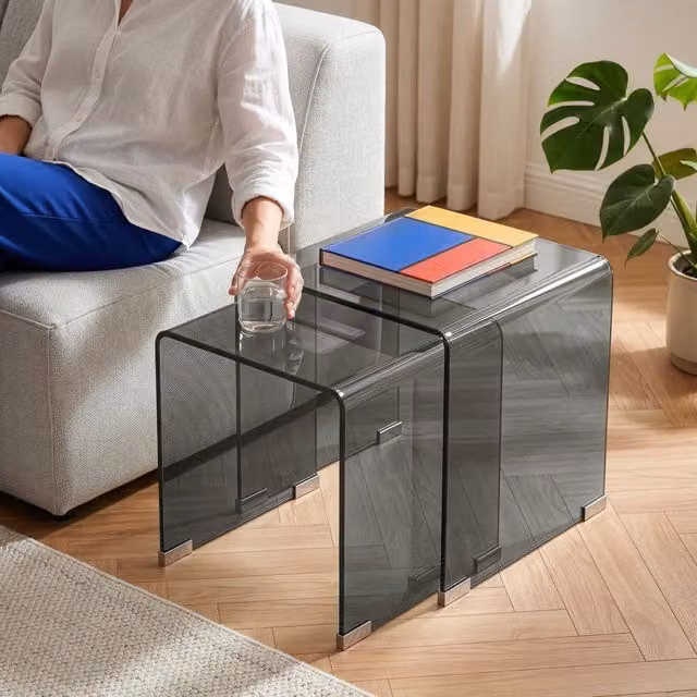 Set di 2 tavolini sovrapponibili Kariengem in vetro grigio en.casa – 1