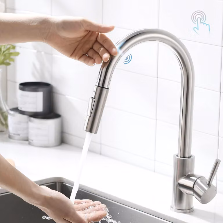 Miscelatore da cucina con sensore touch, estraibile, girevole a 360°, finitura spazzolata