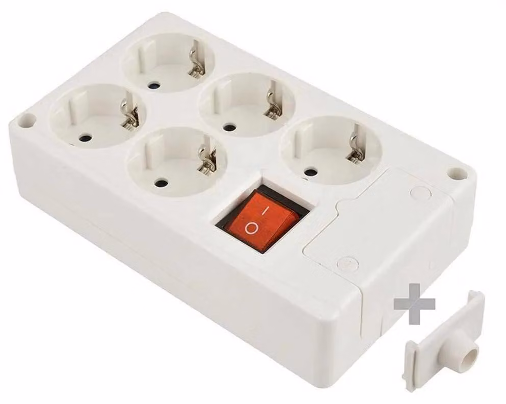 Presa bipolare 5 prese con lato t/t 16a 250v Colore bianco Interruttore luminoso solera