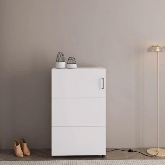 Scarpiera Porvoo DMORA con 6 ripiani e ante a battente, finitura bianco opaco, L: 68 cm, P: 33 cm, H: 113 cm – 1