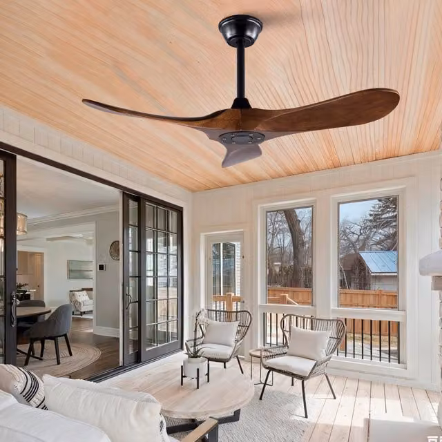 Ventilatore a soffitto 42 pollici con 3 pale in legno di acero, design elica, funzione memoria e telecomando, finitura noce
