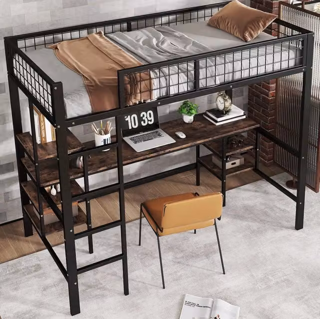 Letto a castello 90x200 cm con tavolo e ripiani; in metallo e legno; nero e colore legno