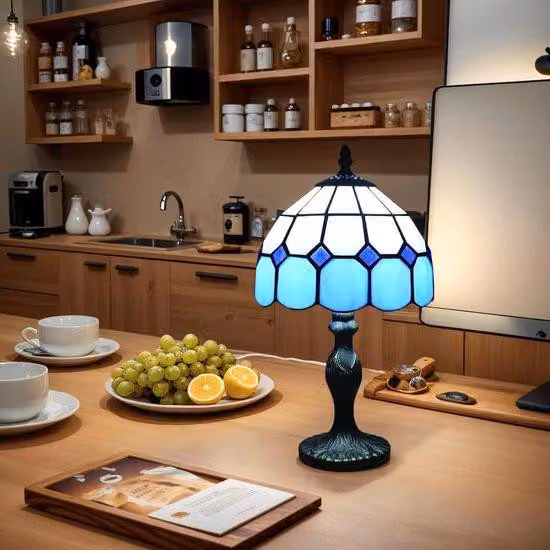 Lampada da tavolo in stile Tiffany realizzata a mano in vetro colorato - 20 cm, ideale per la camera da letto e lo studio