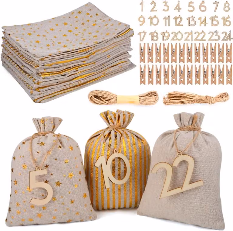 Calendario dell'Avvento fai-da-te, da riempire personalmente: set composto da 24 sacchetti + 24 ciondoli in legno numerati (da 1 a 24) + 24 piccole graffette + 10 m di corda di canapa