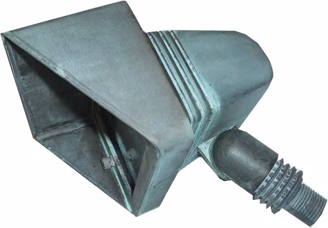 Applique esterna industriale LED Garden Zone in metallo bronzo con illuminazione verso il basso
