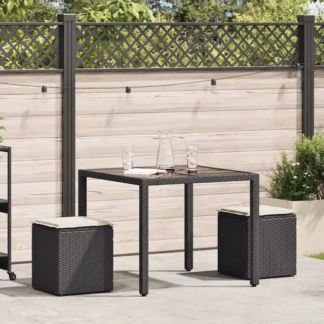 Set di 2 sgabelli da giardino moderni vidaXL in polyrattan con cuscini bianchi, L/P/H: 40 x 40 x 43 cm