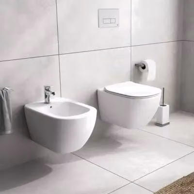 Sanitario sospeso Ideal Standard Tesi in ceramica bianca con tecnologia Rimless AquaBlade e copriwater originale L/P/H: 53,5 x 36,5 x 33,5 cm – 1