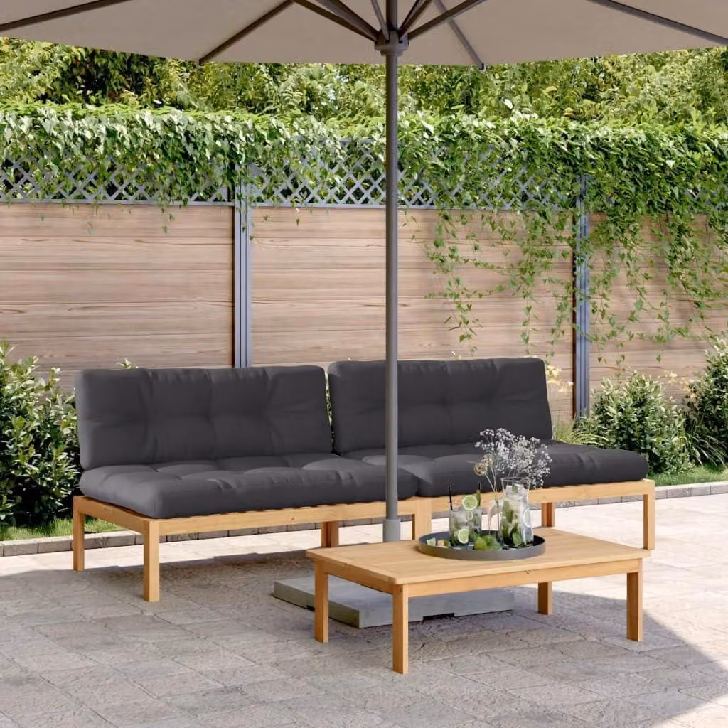 Set di due panche da giardino in legno, con comodi cuscini grigio antracite e struttura a listelli