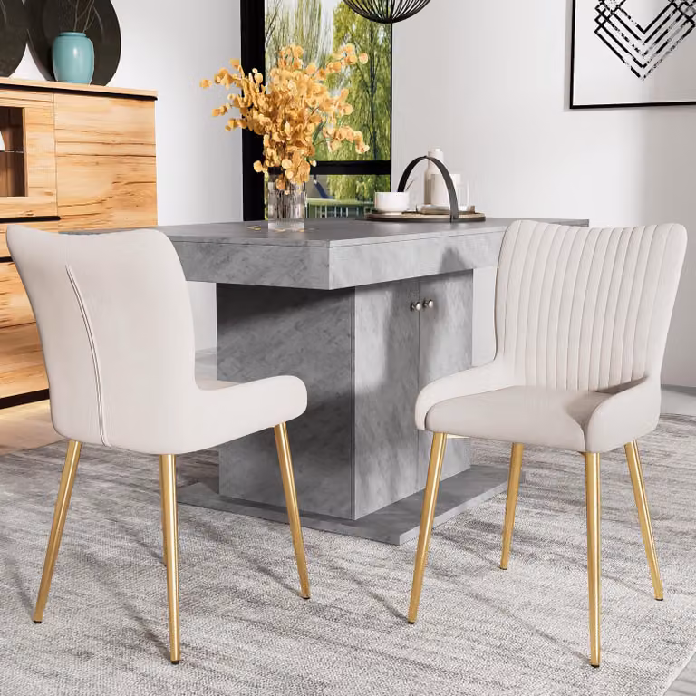 Set di due poltrone da pranzo in velluto, lussuose, adatte per soggiorno, camera da letto o zona relax. Dotate di quattro gambe in metallo dorato, supporto lombare, colore beige e dettagli dorati