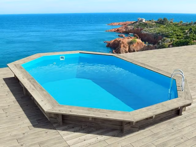 Piscina ottagonale in legno Cancun Habitat et Jardin, colore marrone, L: 6,53 m, P: 4,41 m, H: 1,45 m
