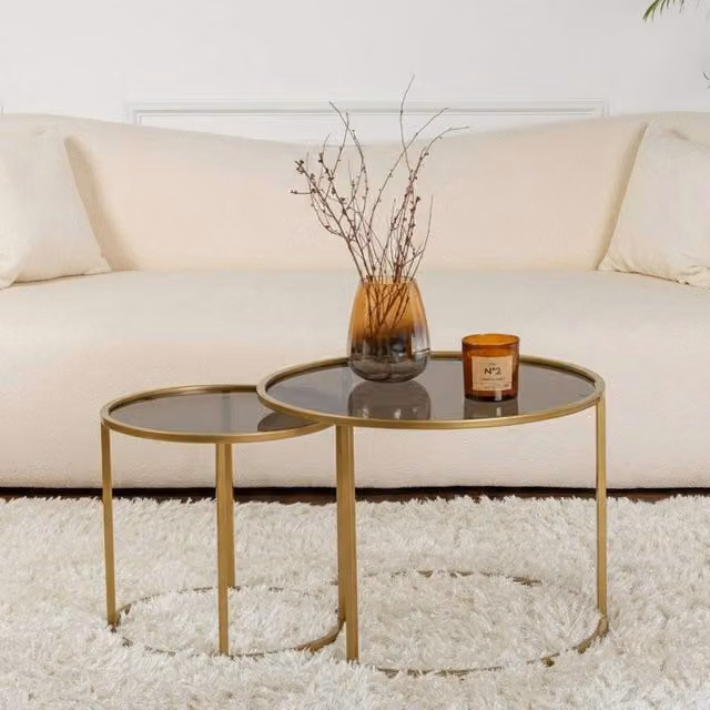 Set di 2 Tavolini da Salotto Xaden DMORA, Design Moderno con Piano in Vetro Trasparente e Struttura in Metallo Oro e Bronzo, L/P/H: 60 x 60 x 43 cm