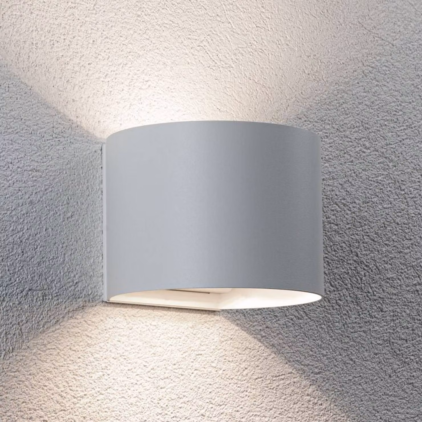 Paulmann Applique da esterni LED ricaricabile Nyora, bianca, 14 cm, con sensore, IP44 Nyora, Bianco / Opale, Bagno, Alluminio, Moderno, Applique da esterni