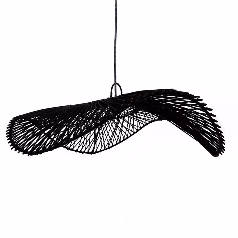 Lampada a sospensione in rattan, realizzata a mano
