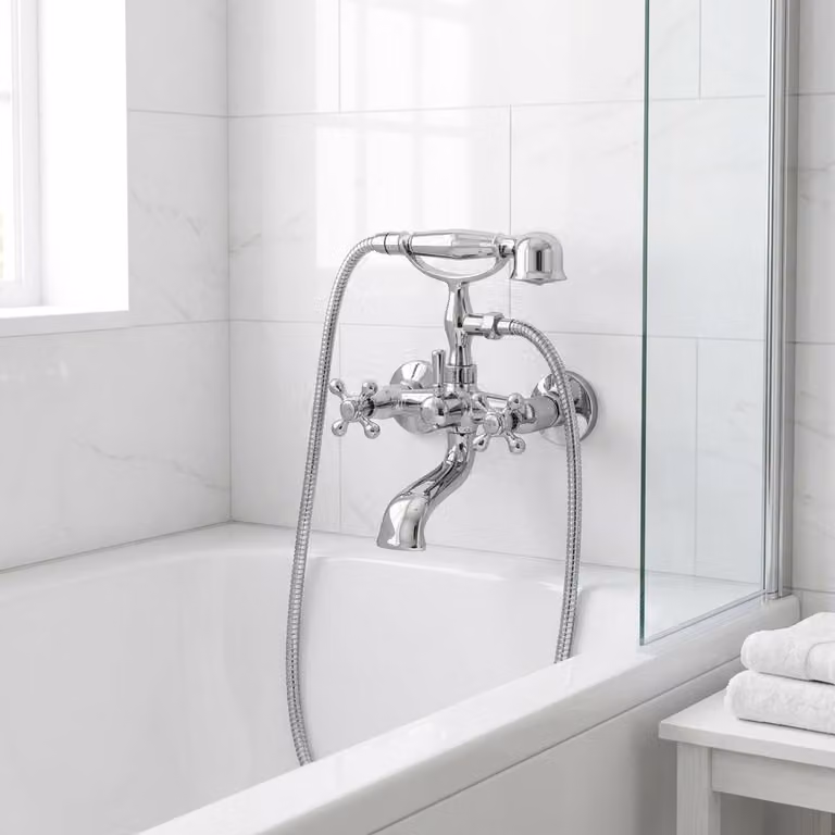 Miscelatore per vasca da bagno con doccetta manuale, finitura cromata, serie Heritage Ascot, marca Aquanello