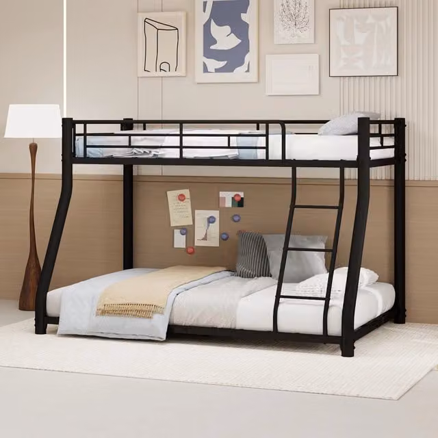 Letto a castello Mivray a due livelli con scala e sponde in metallo nero L/P/H: 197 x 141 x 139 cm