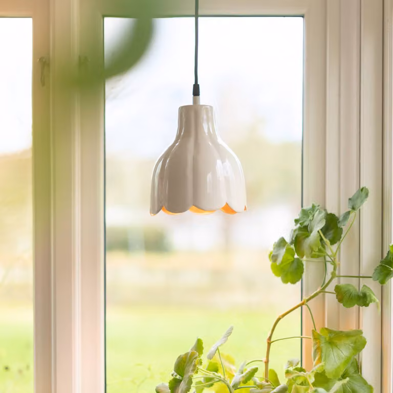 PR Home Tulippa lampada a sospensione Ø 17 cm, beige, spina Tulippa, dimmerabile, Crema / Ambra, Soggiorno / Sala da pranzo, Metallo, Scandinavo