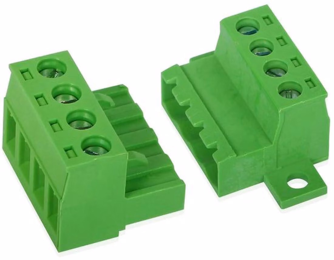 Set Azomor composto da 5 morsetti a 4 poli con bloccaggio a vite e attacco per PCB