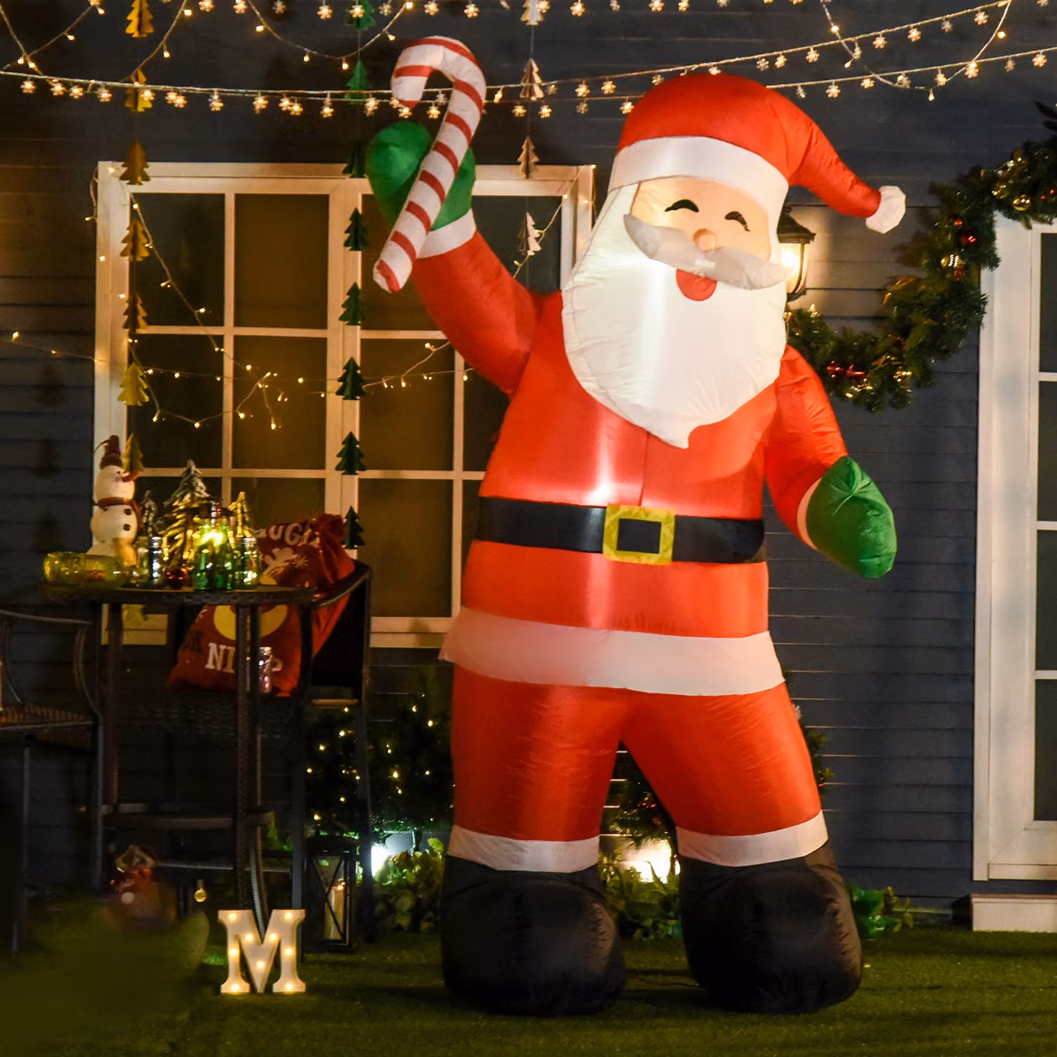 Decorazione Natalizia Gonfiabile Babbo Natale HOMCOM con Bastoncino di Zucchero e 2 Luci LED, Impermeabile IP44, Altezza: 243 cm – 2