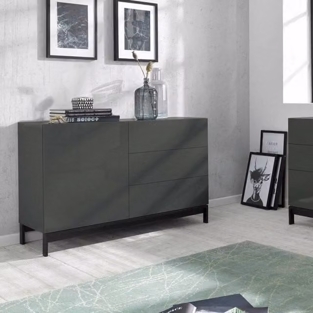 Credenza moderna Adana DMORA con 1 anta e 3 cassetti, Madia da cucina e buffet di design per soggiorno, Antracite lucido, L: 110 cm, P: 40 cm, H: 47 cm