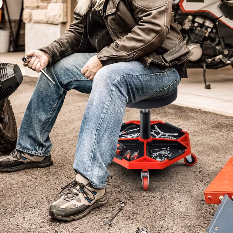 Sgabello meccanico regolabile Costway con sedile imbottito per garage e officina, Rosso e Nero, portata 150 kg
