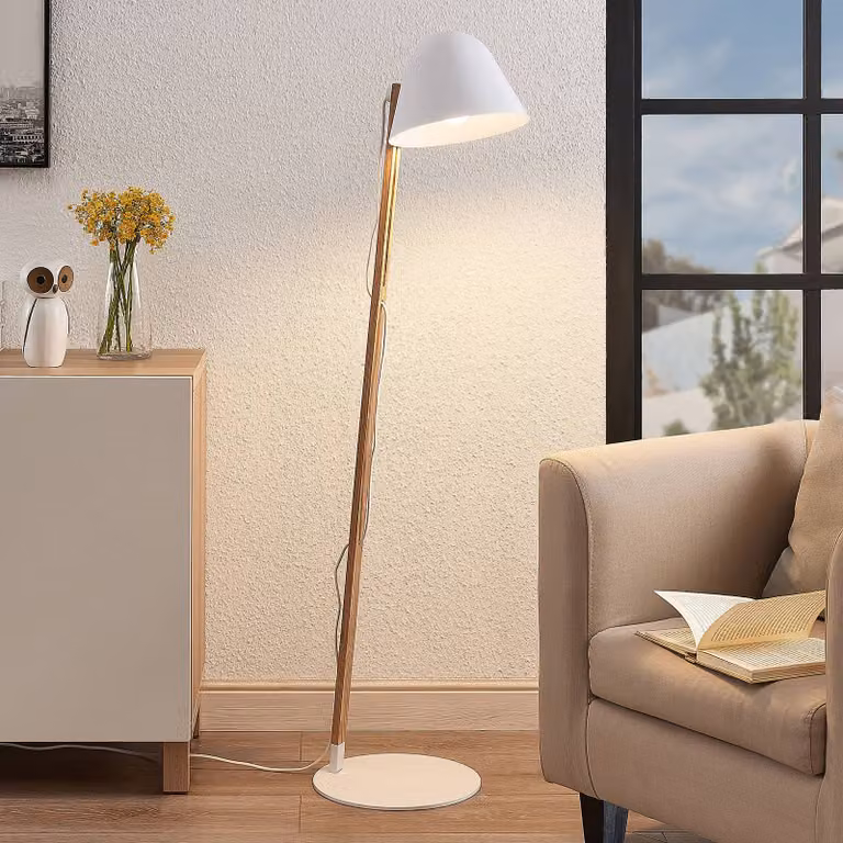 Lampada da terra Tetja Lindby, Legno chiaro, Soggiorno / Sala da pranzo, Metallo, Scandinavo, Lampada da terra