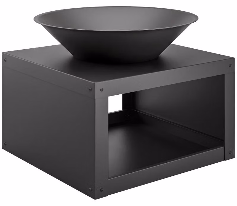 Moonbite, braciere da esterno con piano di appoggio in legno, diametro 59 cm. Struttura in metallo con rivestimento a polvere, altezza 49,5 cm. Include un gancio per spostare la legna, lungo 46 cm. Adatto per legna e carbone. Colore: nero