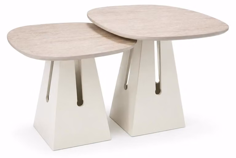 Tavolino da caffè, stile eco-minimalista, colore bianco latte, design luminoso, ergonomico, modello a due ripiani