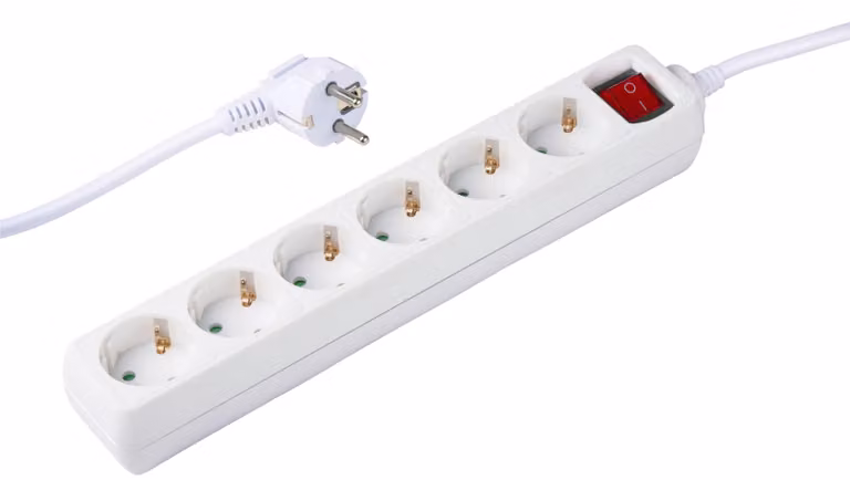 Grundig presa multipla con interruttore 6fold 16A/250V - presa di corrente 1,5M - cavo di prolunga max. 3680W - bianco