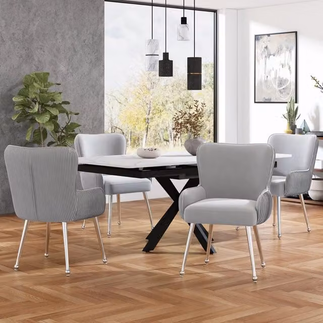 Set di 4 sedie da pranzo MIVRAY in velluto grigio con braccioli e gambe in metallo argento, L: 120 cm, P: 26 cm, H: 10 cm