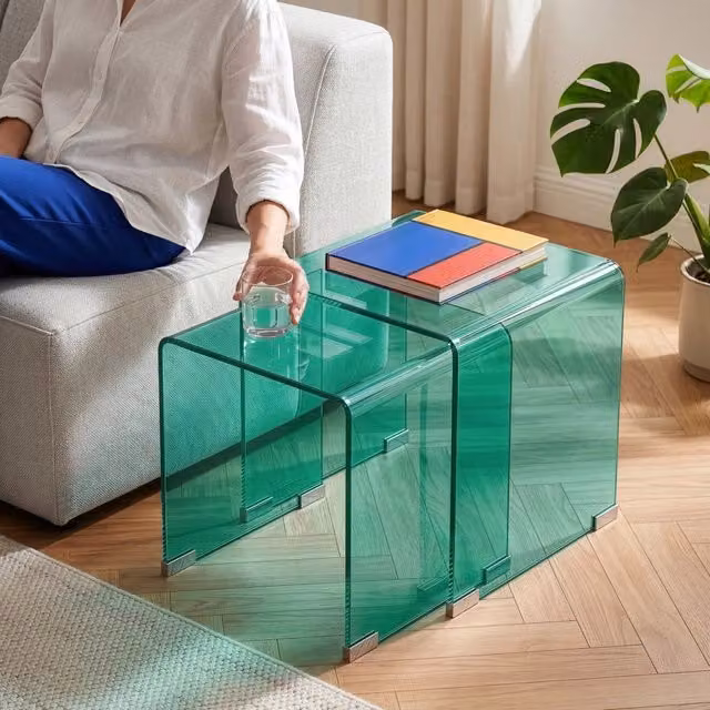 Set Kariengem di 2 Tavolini Sovrapponibili in Vetro Verde en.casa