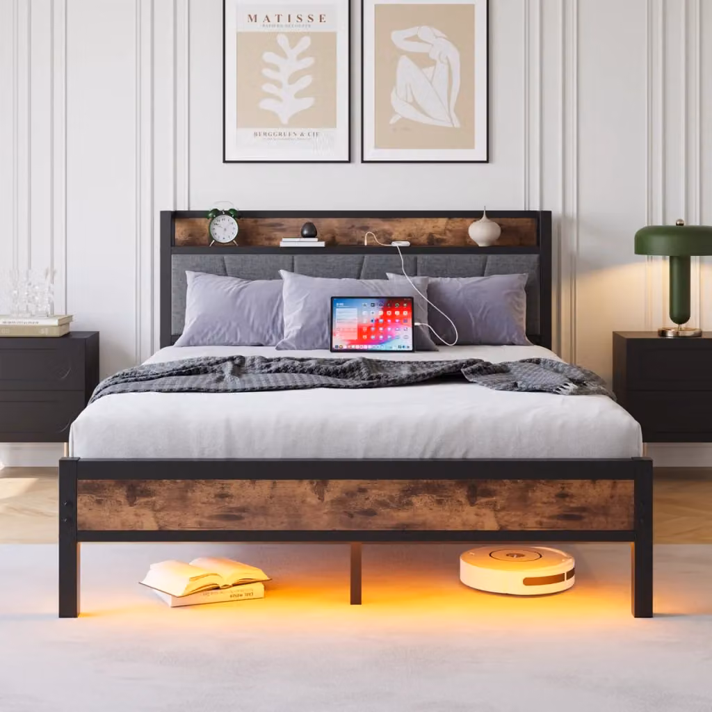 Letto matrimoniale marrone con illuminazione LED, porte USB e testiera con ripiani, L/P: 140 x 200 cm – 2