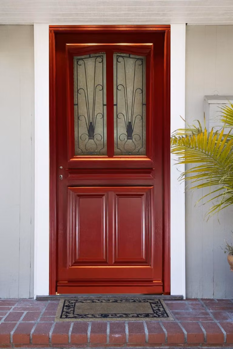 Porta d'ingresso in legno con vetrata Martine Rosso Porpora, H.215xL.90 cm, lato tavolo, P. dritto, GD MENUISERIES