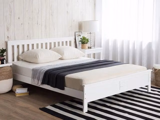 Letto matrimoniale Beliani in legno di pino bianco laccato stile scandinavo L/P/H: 140 x 200 x 88 cm – 1