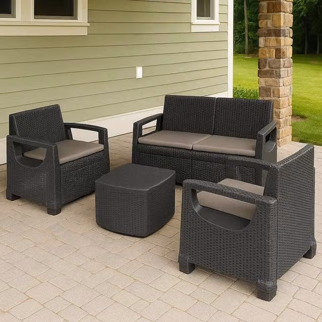 Set Salotto da Esterno Triulzi DMORA composto da 4 posti con Divano a 3 posti, Divano a 2 posti, Poltrona e Tavolino, Grigio Antracite – 1
