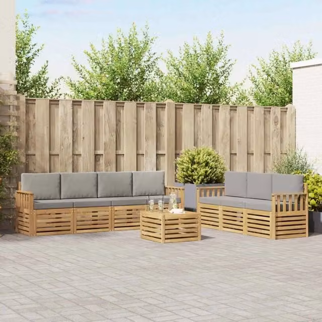 Set da giardino moderno vidaXL composto da divano a 3 posti, poltrone e tavolino da caffè in legno di acacia con cuscini bianchi e grigi