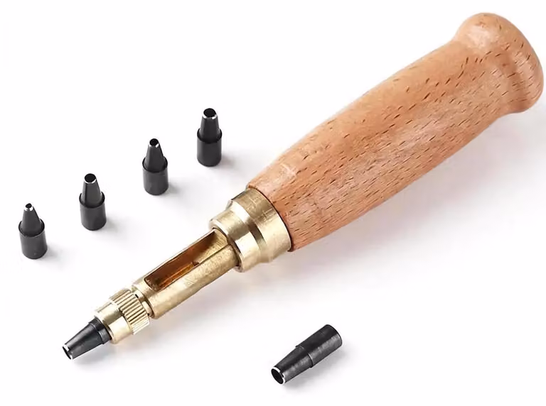 Set di punteruoli da cucito con 6 diverse dimensioni (1,5-4 mm), con manico in legno, ideali per lavorare su pelle e carta