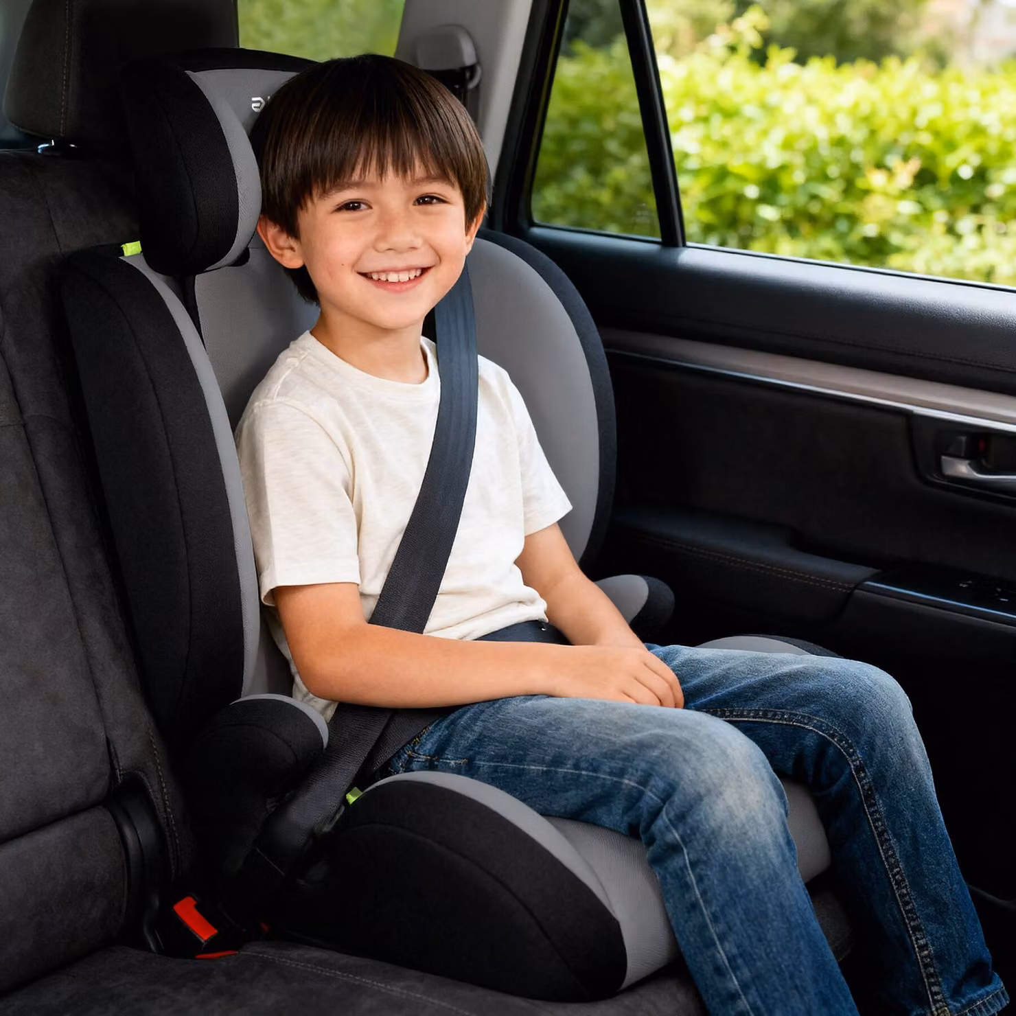 Seggiolino auto Tectake orientato in avanti con omologazione i-Size per bambini da 100 a 150 cm, colore grigio e nero – 3