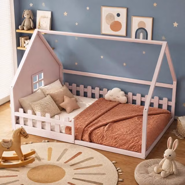 Letto a forma di casa ULEVR 140x200 cm con sponde di protezione, in pino e MDF, rosa