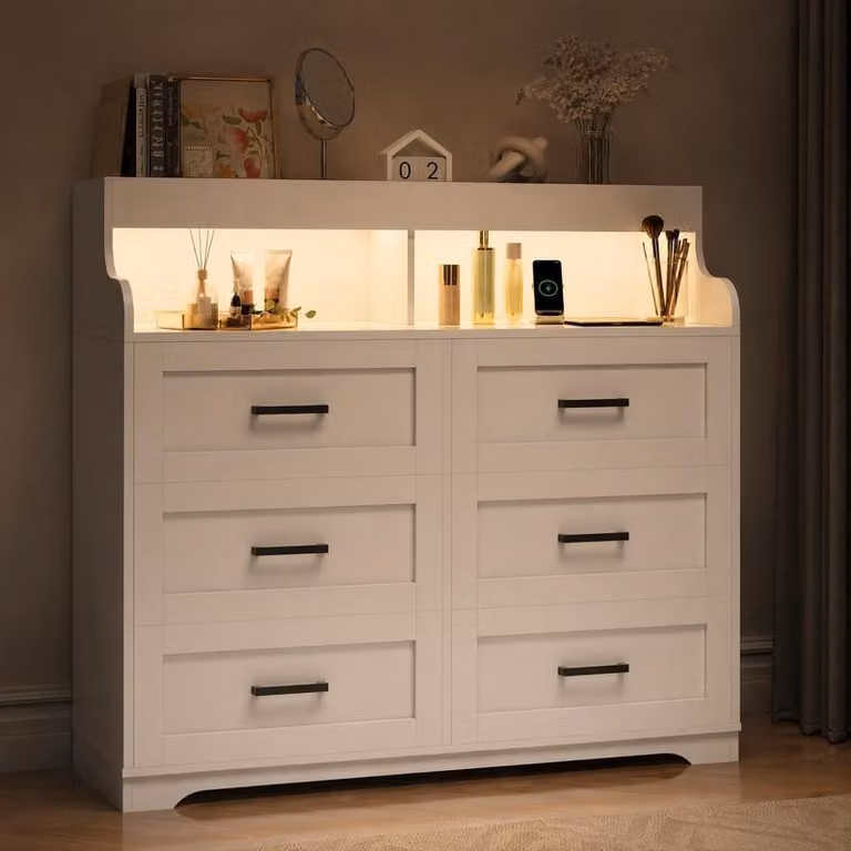 UnboxG Comodino bianco, 110 cm – Comodino moderno con cassetti, dotato di striscia LED RGB, prese di corrente, 6 cassetti, 3 scomparti aperti e sistema di sicurezza anticaduta