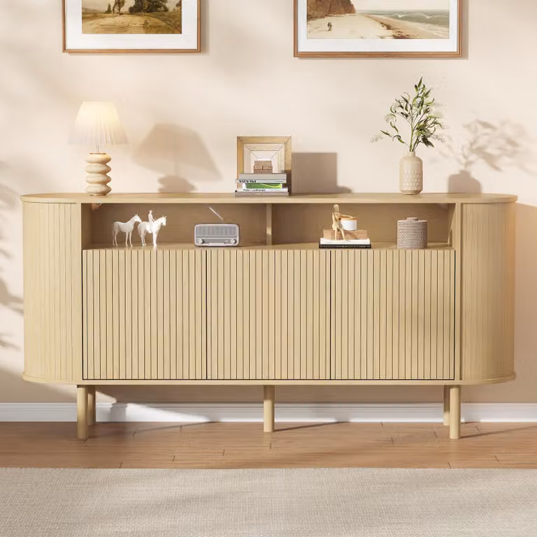 Credenza, in legno naturale, con 3 ante a onda e un vano aperto, gambe in legno massello