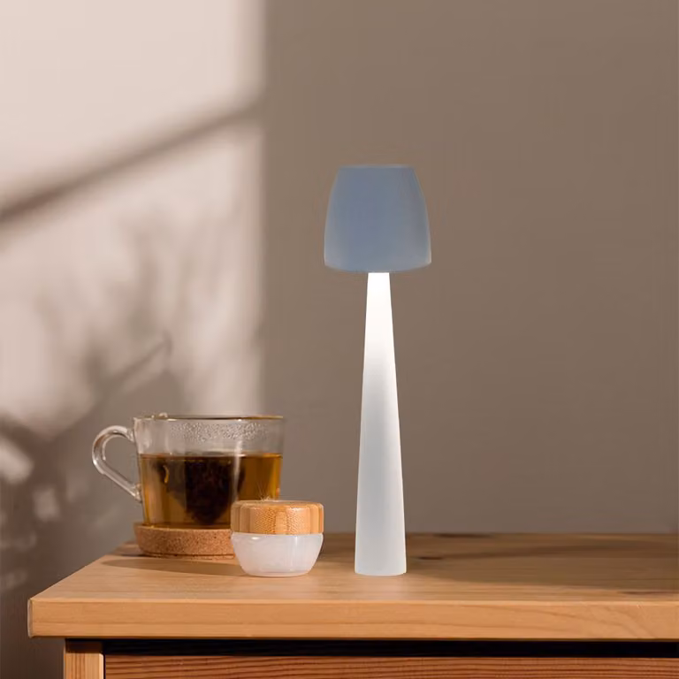 V-TAC Lampada da Tavolo touch led 3W dimmerabile CCT 3IN1, Design Elegante , Colore Bianco - 23684