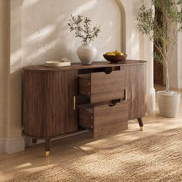 Sideboard in MDF noce con due cassetti, due ante scorrevoli e gambe in legno massello 140x40x79,5 cm