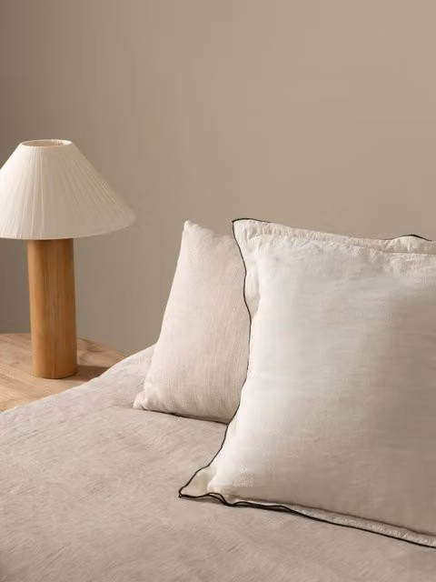 Cuscino quadrato bianco minimalista Kenay Home L/P/H: 45 x 45 x 45 cm