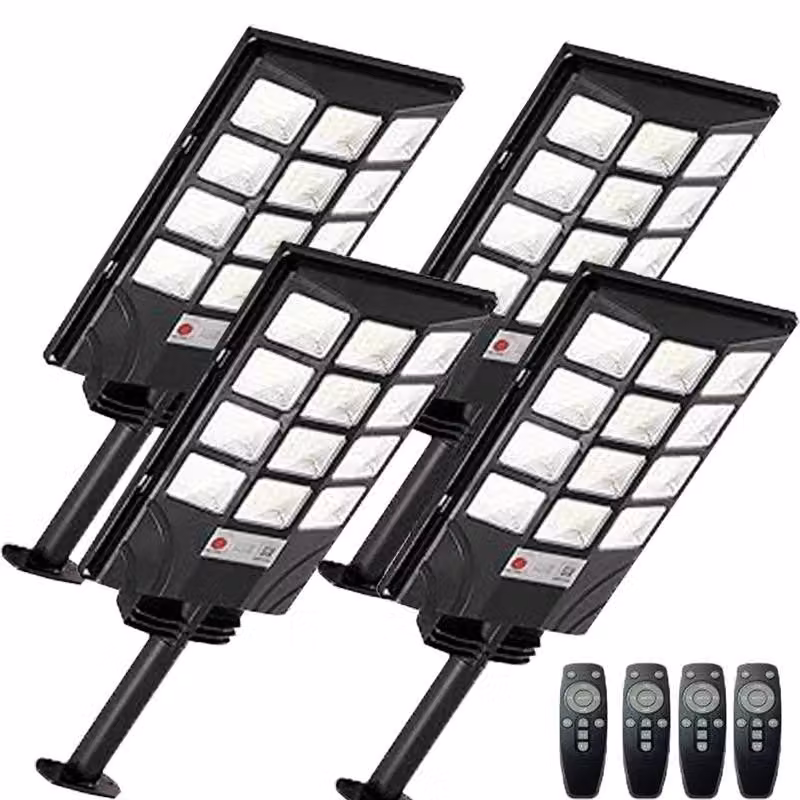 Lampada solare da esterno - Set di 4 lampioni a LED - Batteria da 5400 mAh - Impermeabile - Sensore crepuscolare - Telecomando - Luce bianca fredda