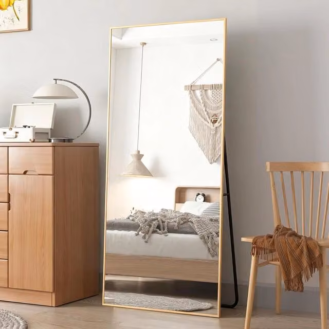 Specchio a figura intera CASSILANDO con cornice in lega di alluminio, design moderno e rettangolare, colore oro, H 165 cm x L 60 cm