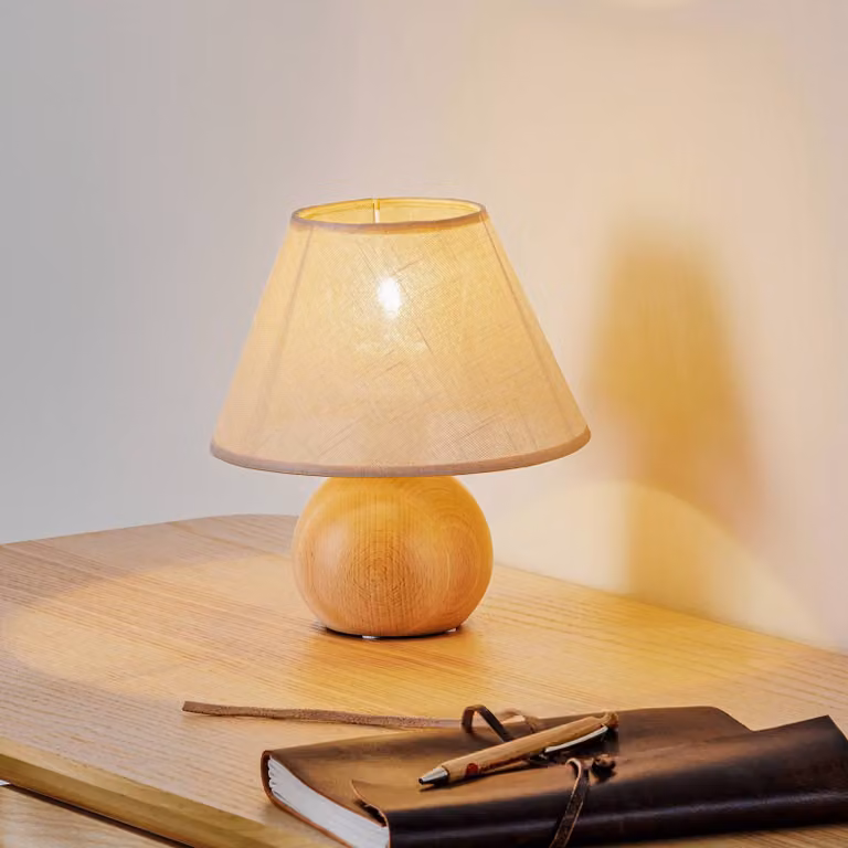Lampada da tavolo Gill Lamkur, Legno chiaro, Soggiorno / Sala da pranzo, Legno, Moderno, Lampada da tavolo