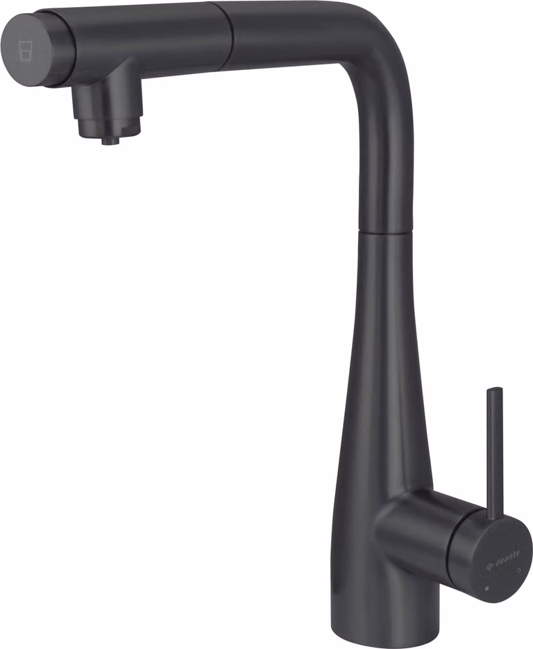 Kitchen faucet with water filter connection with pull-out spout